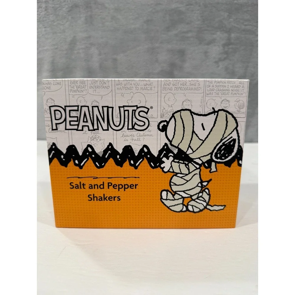 Peanuts Snoopy Woodstock Halloween Salt & Pepper Shaker Set New Ceramic Doghouse